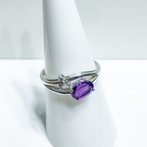 18ct White Gold Amethyst And Diamond Ring